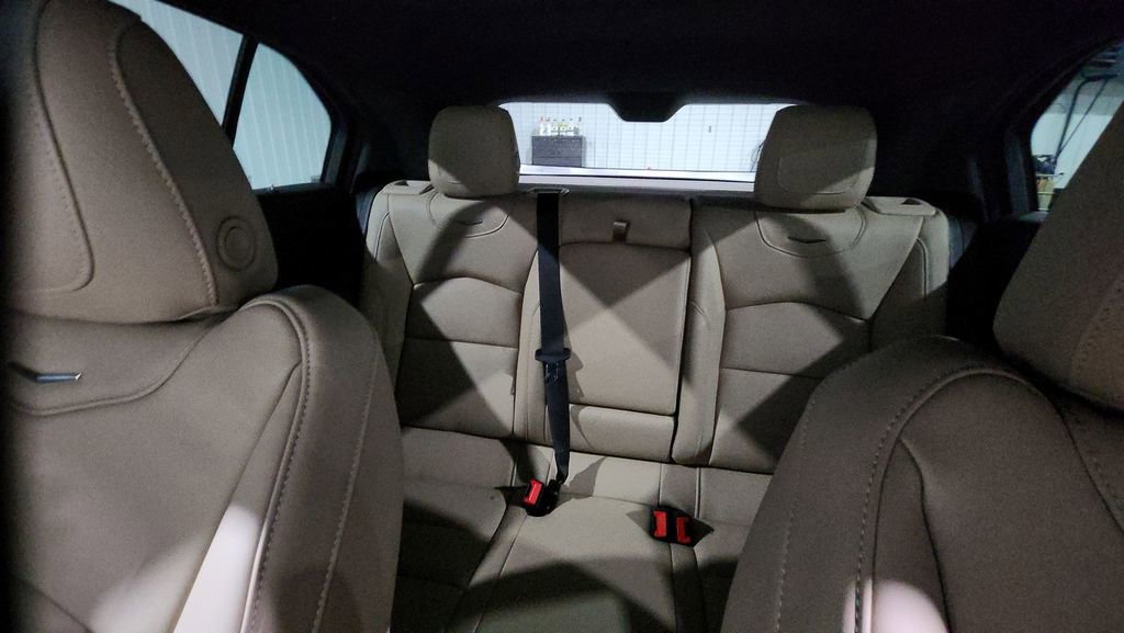 Used 2024 Cadillac XT4 Premium Luxury image 27