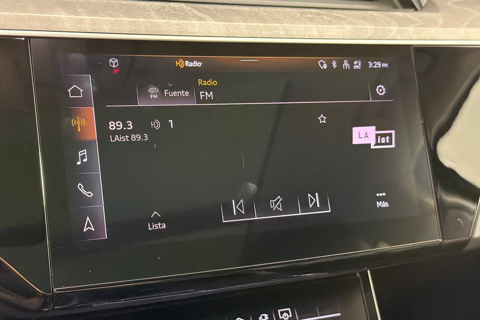 Used 2024 Audi Q8 e-tron Premium AWD/4WD image 17