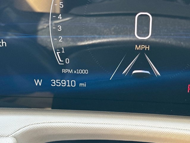 Used 2024 Cadillac XT4 Luxury w/ Cold Weather Package AWD/4WD image 24