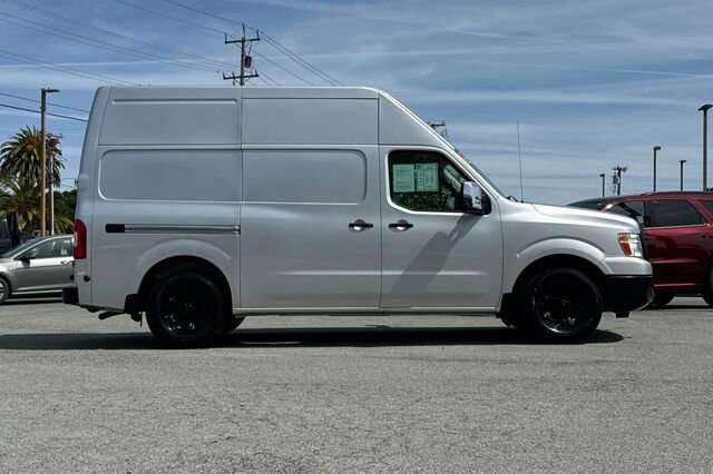 Used 2019 Nissan NV 3500 SV w/ Back Door Glass Package image 3