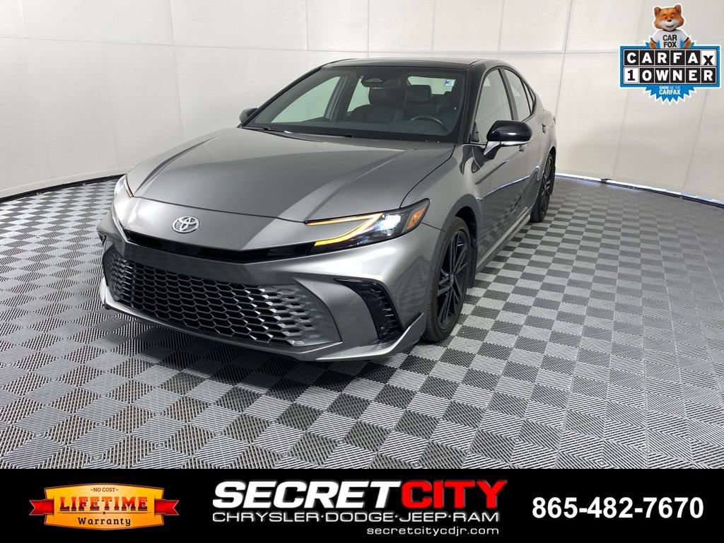 Used 2025 Toyota Camry XSE FWD image 3