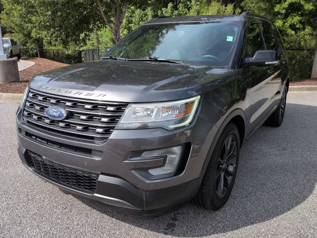 Used 2017 Ford Explorer XLT w/ Equipment Group 202A FWD image 8