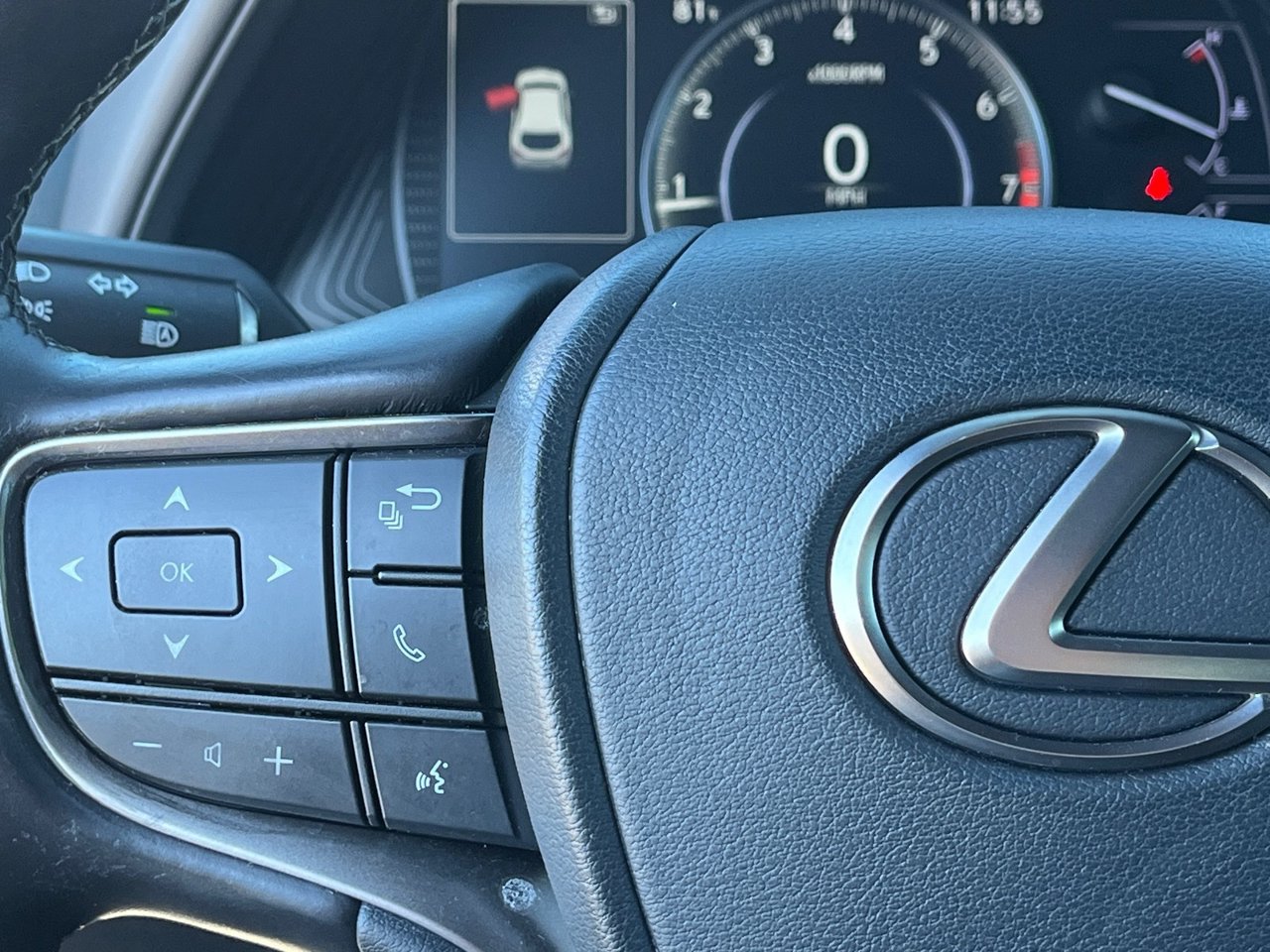 Used 2020 Lexus UX 200 w/ Premium Package FWD image 19