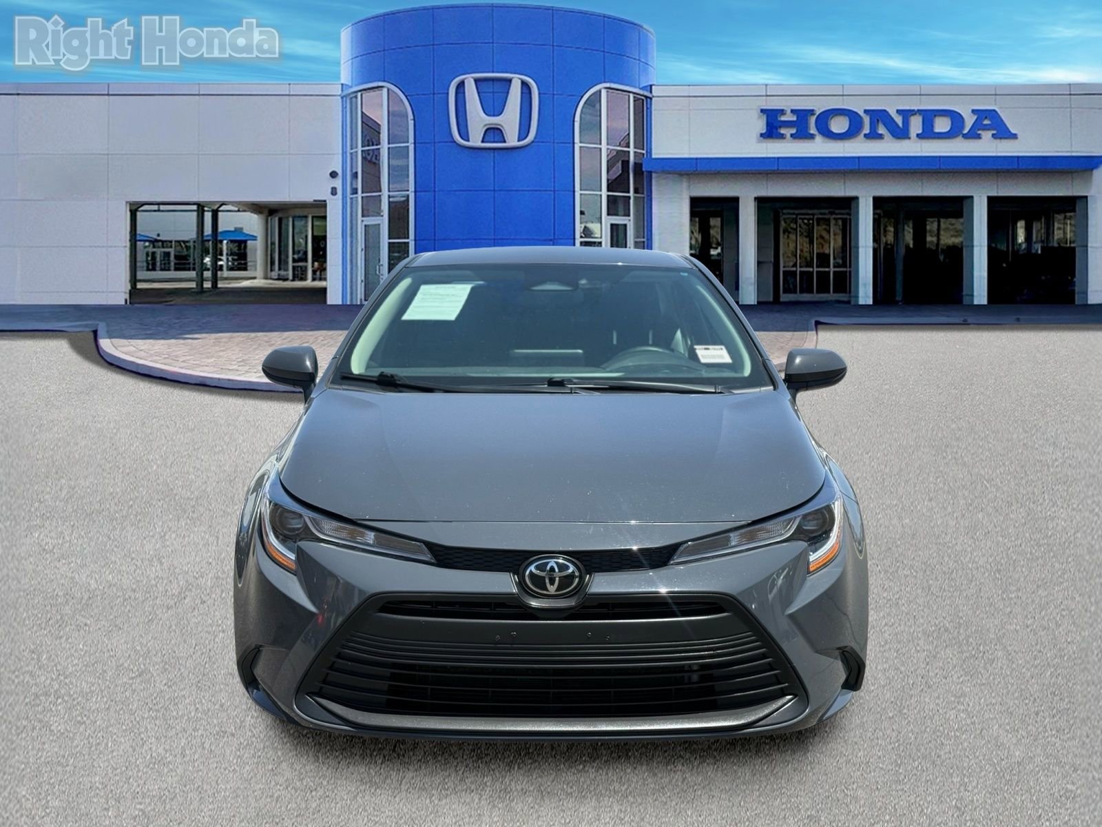 Used 2024 Toyota Corolla LE FWD image 5