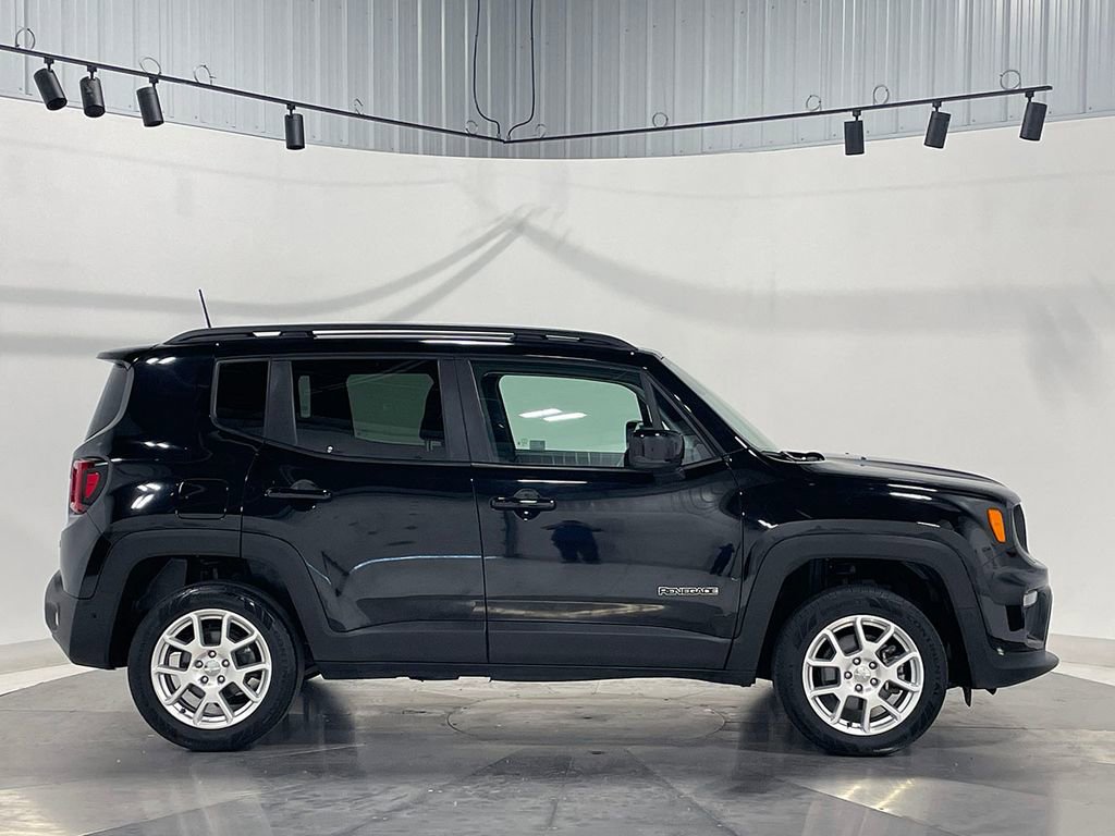 Used 2021 Jeep Renegade Latitude w/ Luxury Group I AWD/4WD image 10