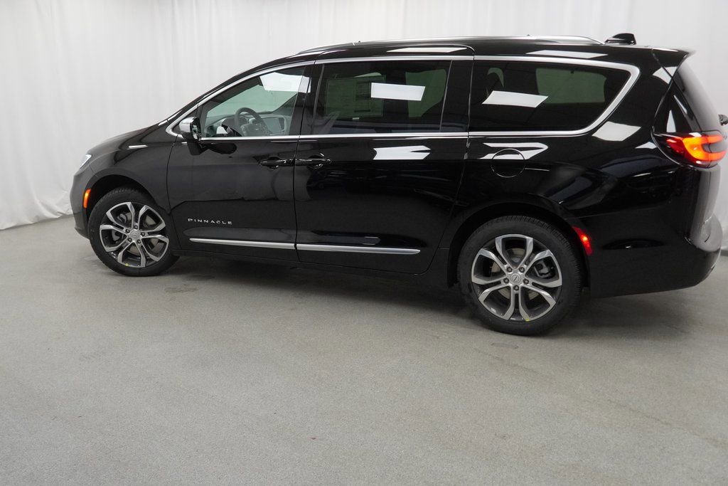 New 2026 Chrysler Pacifica Pinnacle image 14