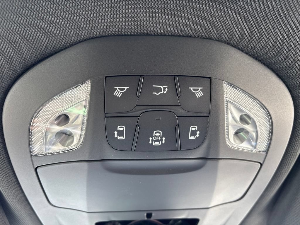 New 2027 Chrysler Pacifica Select FWD image 5