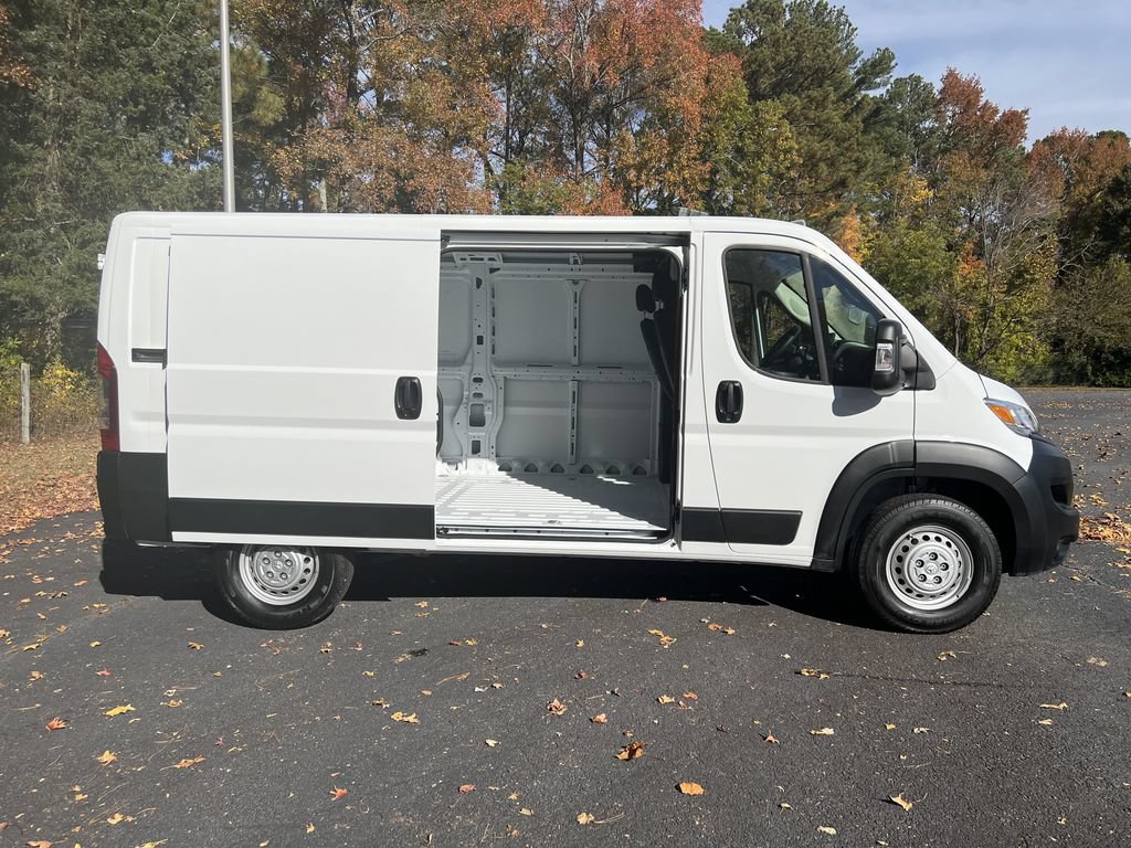 Used 2025 RAM ProMaster 2500 w/ Premium Convenience Group FWD image 3