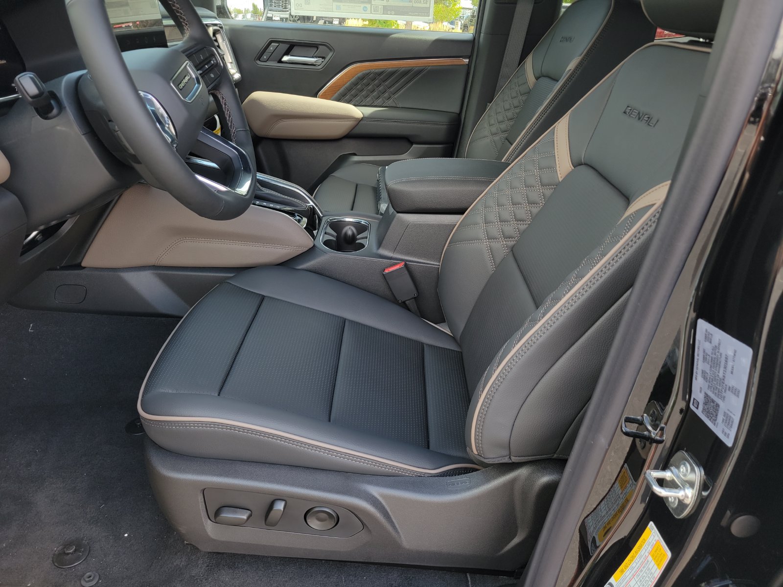 New 2026 GMC Canyon Denali AWD/4WD image 6