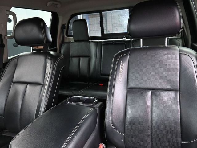 Used 2016 Nissan Titan PRO-4X w/ Pro-4x Convenience Package AWD/4WD image 16