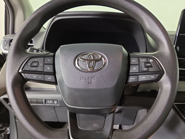 Used 2023 Toyota Sienna LE FWD image 23