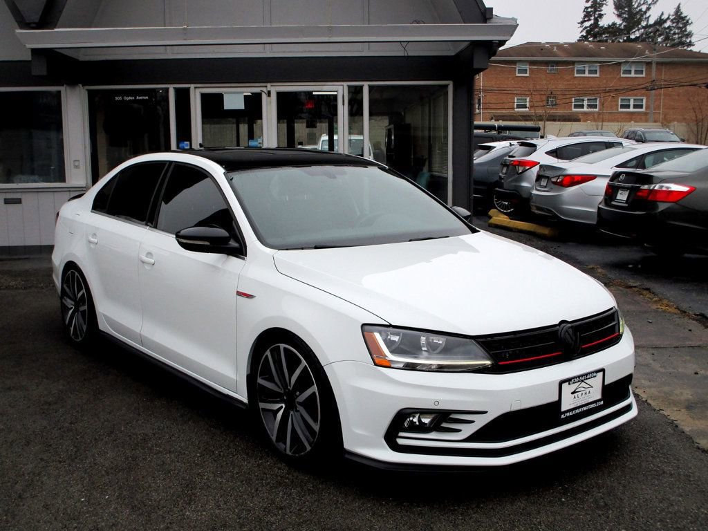 Used 2018 Volkswagen Jetta GLI image 7