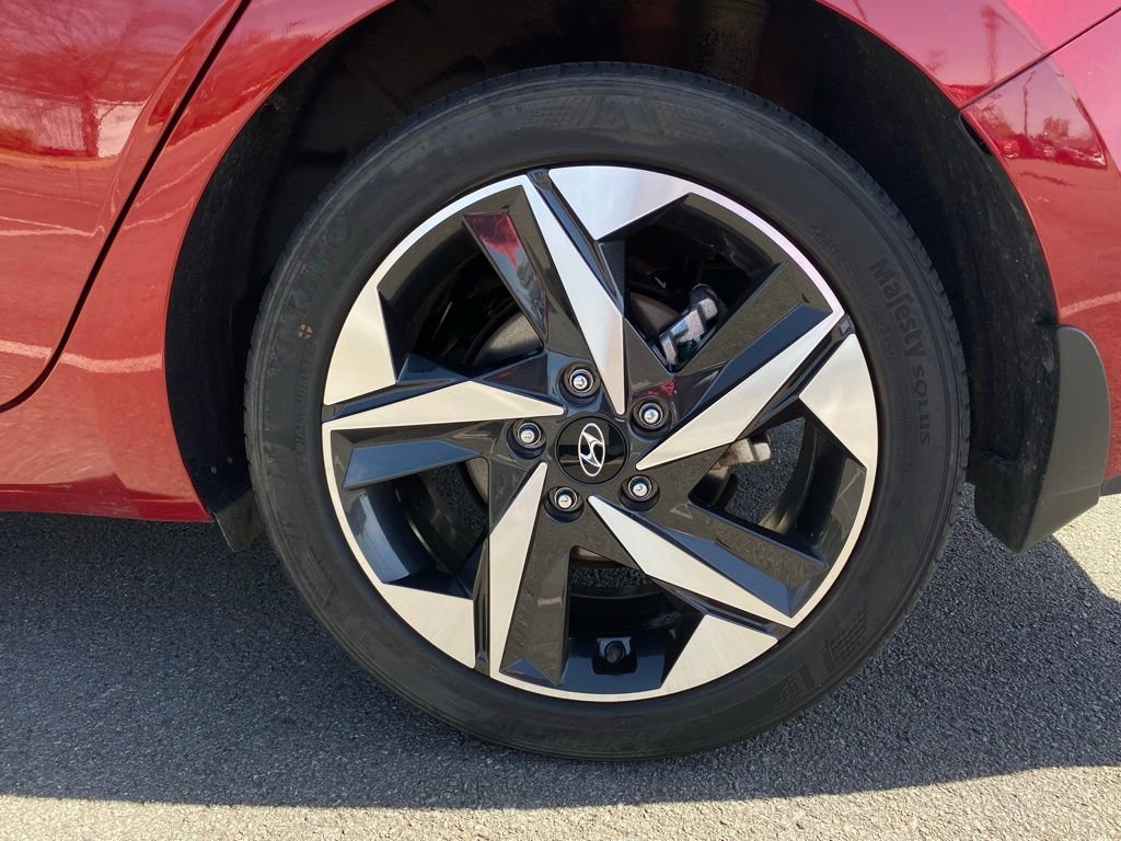 Used 2023 Hyundai Elantra SEL w/ Convenience Package image 31