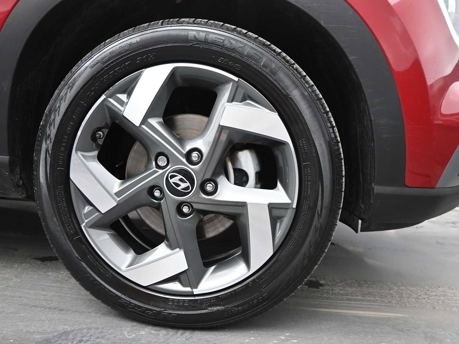 Used 2022 Hyundai Venue Limited FWD image 9
