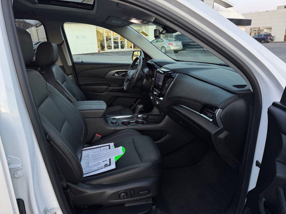 Used 2020 Chevrolet Traverse Premier w/ LPO, Floor Liner Package image 32