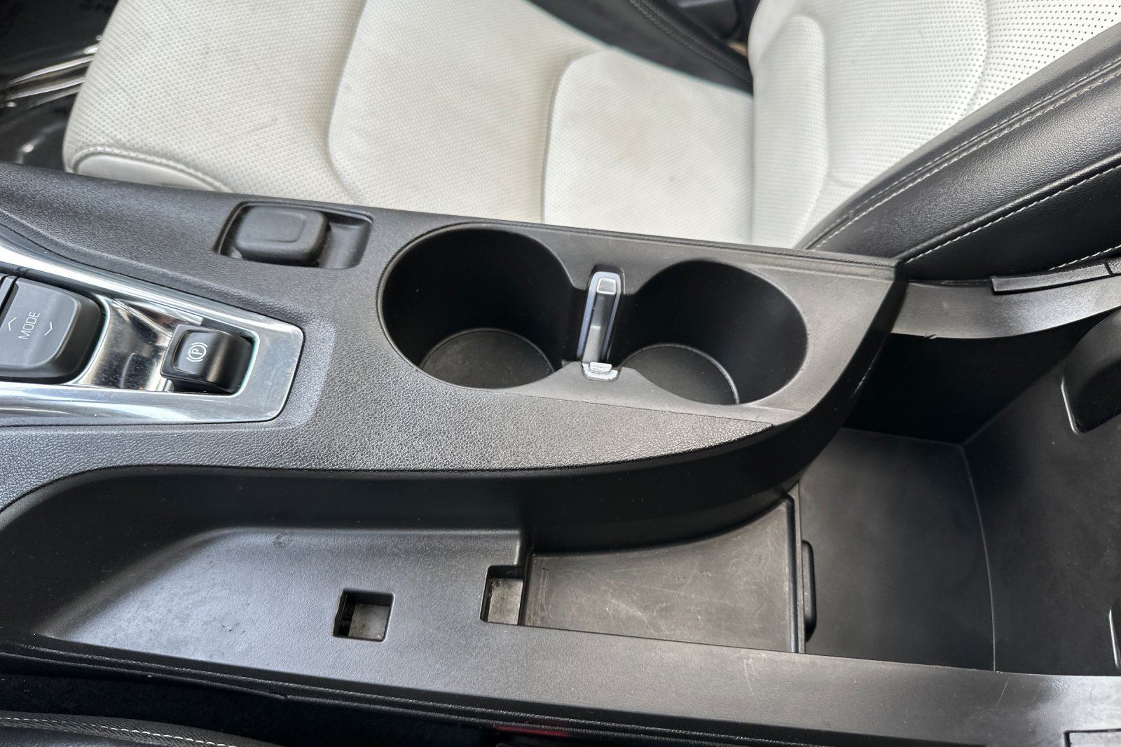 Used 2016 Chevrolet Camaro LT RWD image 31