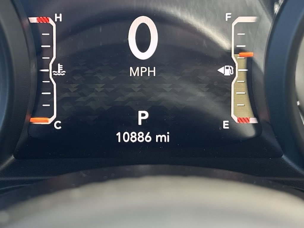 Certified 2025 Jeep Gladiator Sport image 15