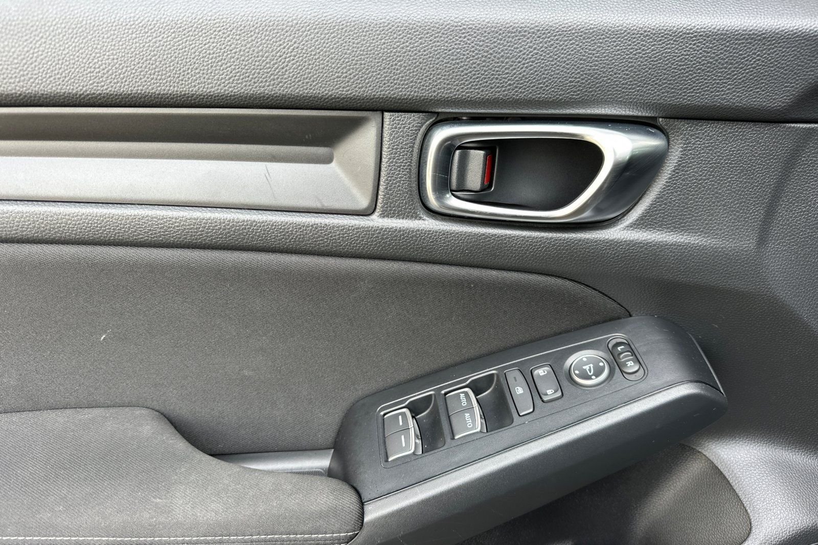 Used 2025 Honda Civic Sport image 9