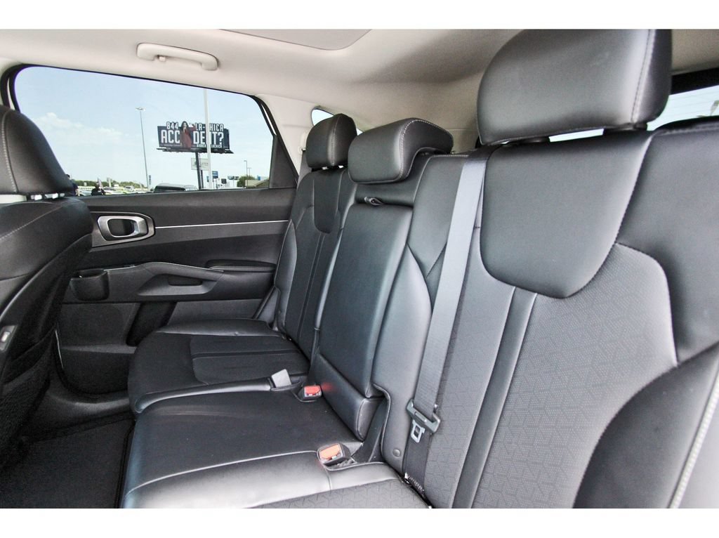 Used 2023 Kia Sorento S w/ Panoramic Sunroof Package FWD image 32