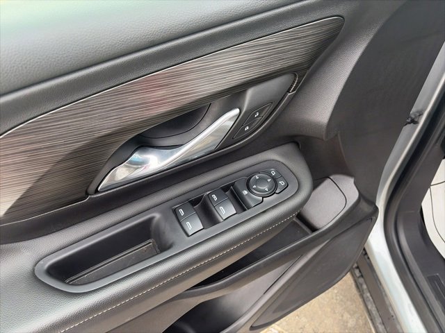 Used 2024 GMC Terrain SLE image 9