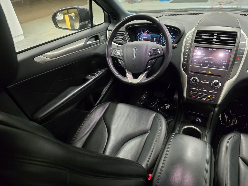 Used 2019 Lincoln MKC Premiere image 32
