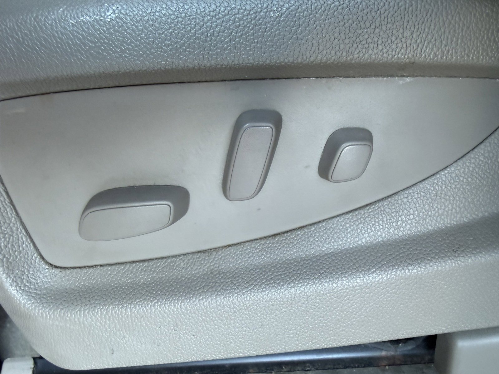 Used 2015 Chevrolet Suburban LTZ image 40