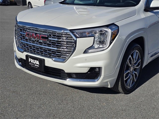 Used 2023 GMC Terrain Denali w/ Denali Premium Package image 10