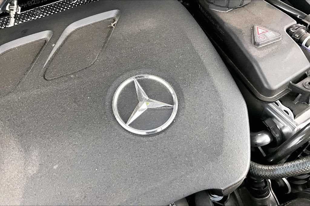 Used 2025 Mercedes-Benz GLA 250 4MATIC image 32