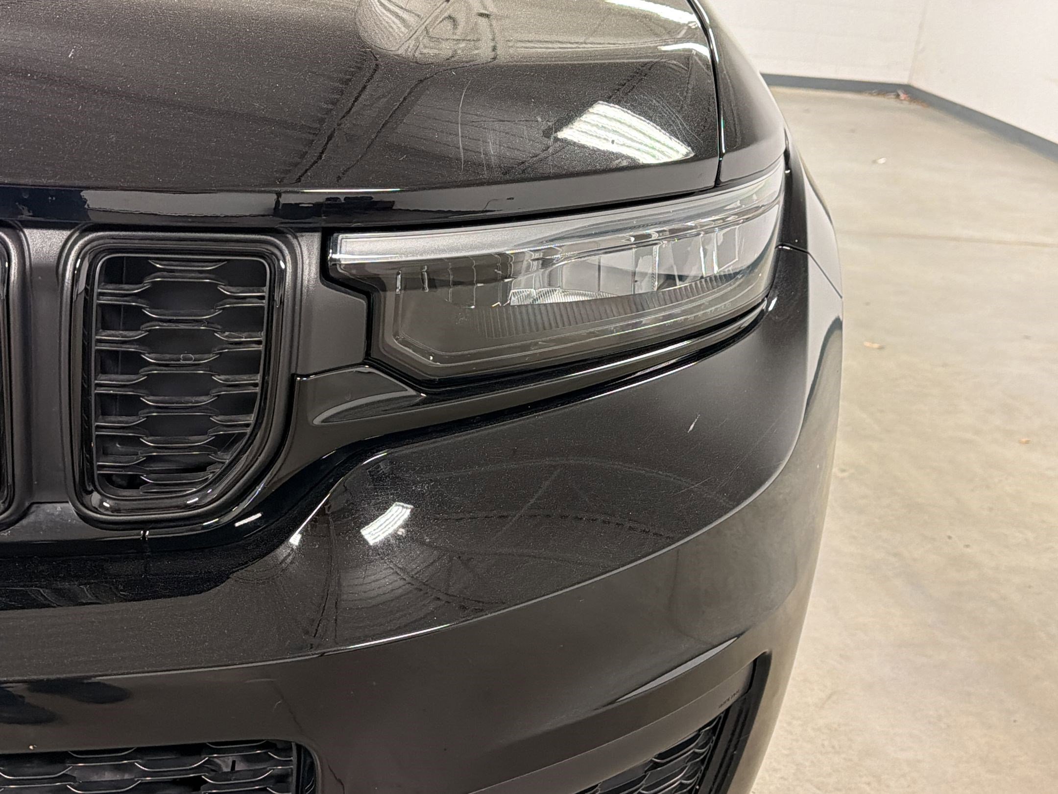 Used 2025 Jeep Grand Cherokee L Altitude image 10