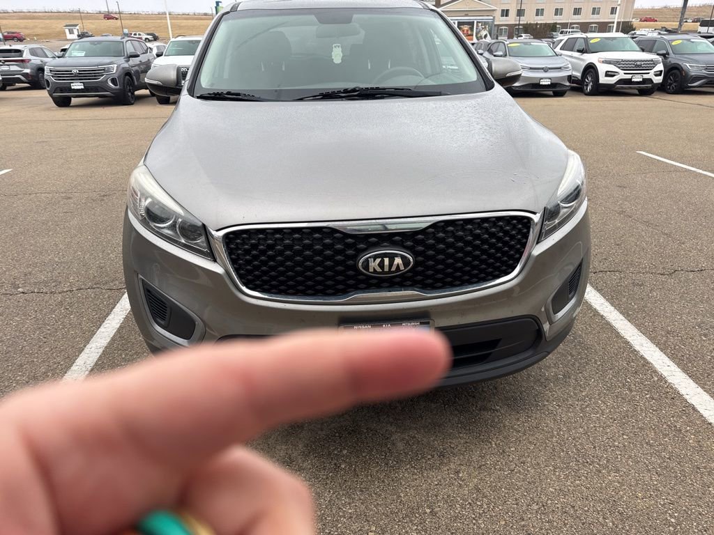 Used 2016 Kia Sorento L image 4