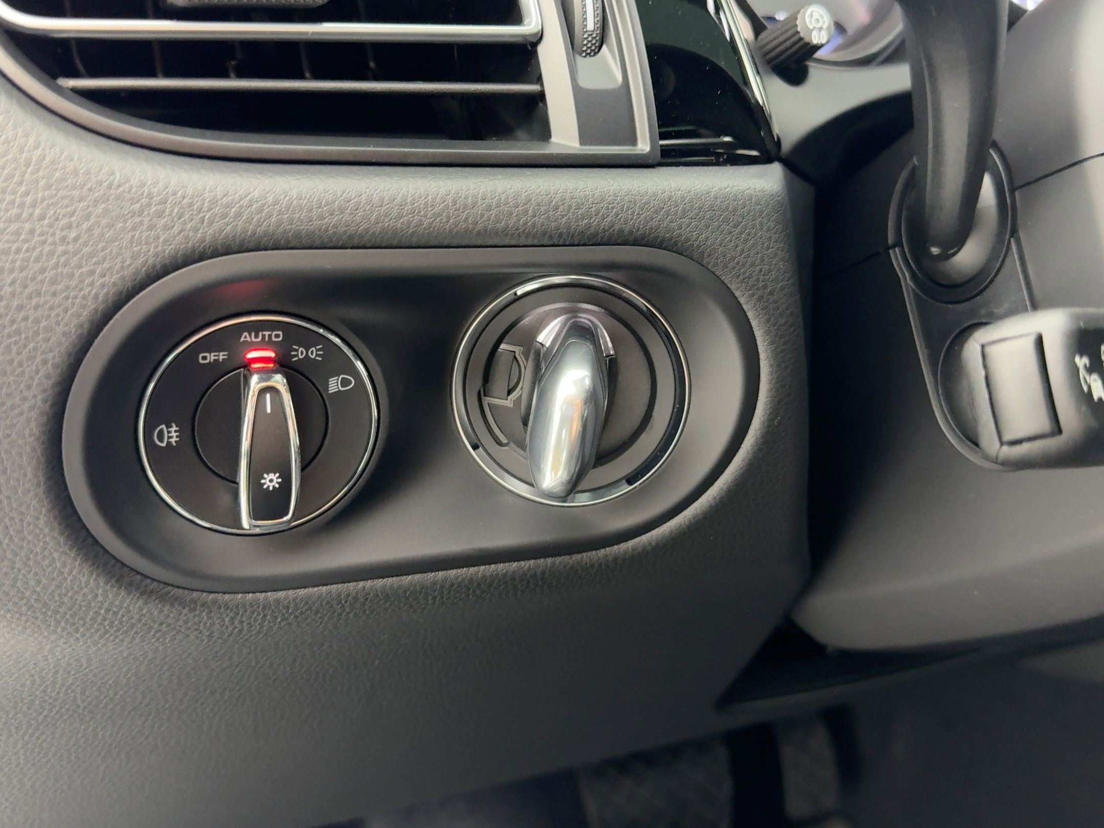 Used 2026 Porsche Macan S image 25