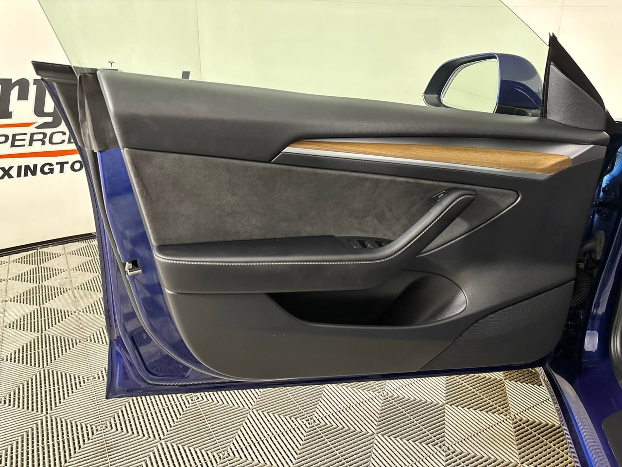 Used 2022 Tesla Model 3 RWD image 7