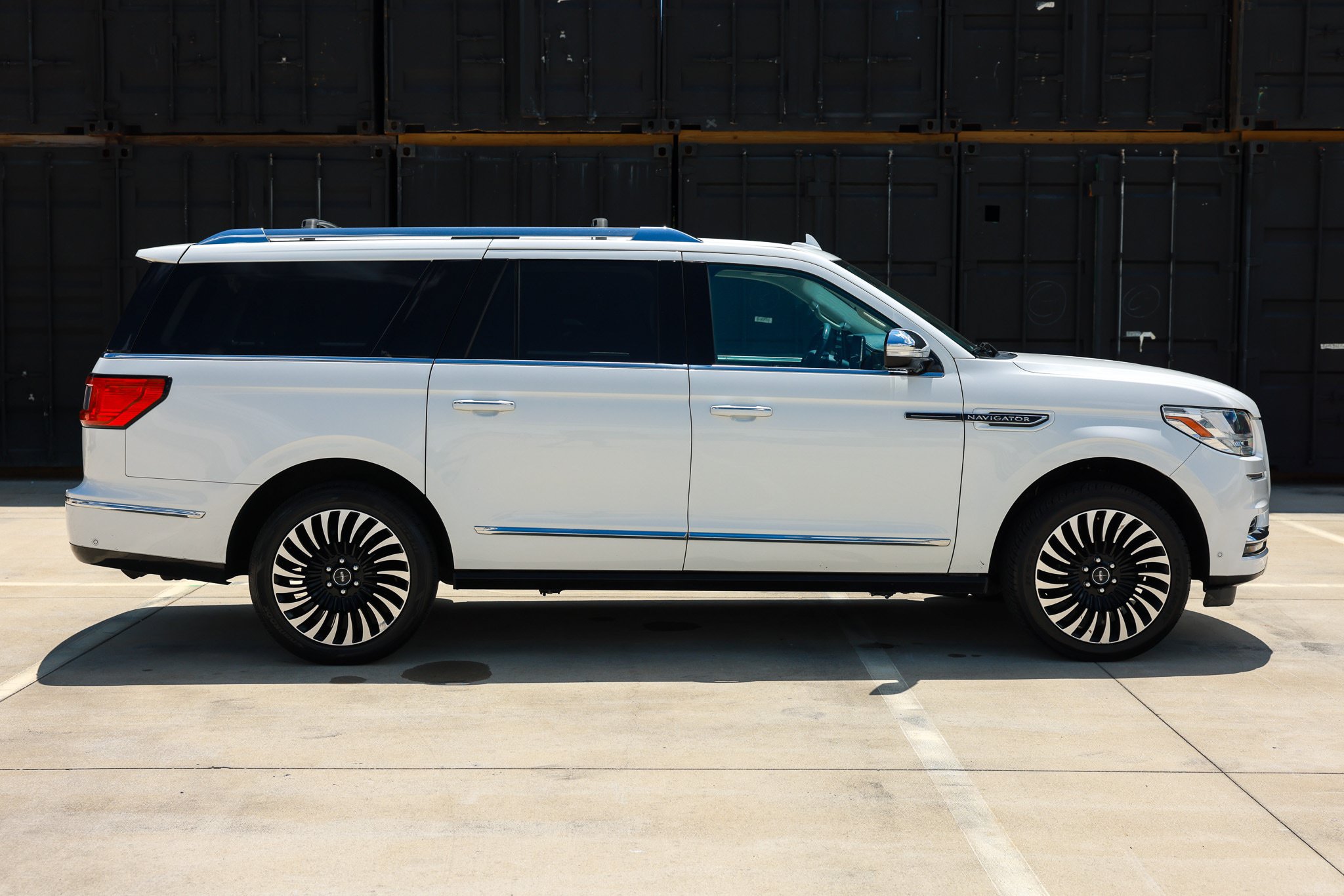 Used 2020 Lincoln Navigator L Black Label w/ Cargo Convenience Package AWD/4WD image 17