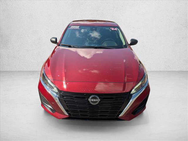 Used 2024 Nissan Altima 2.5 SV FWD image 2