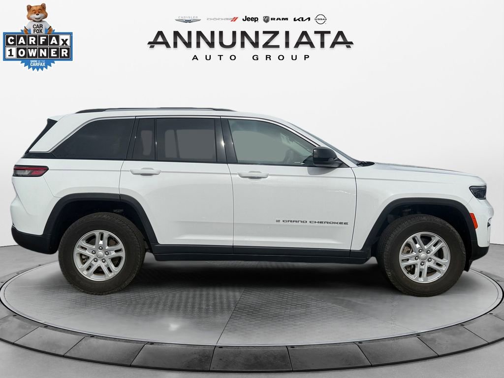 Used 2023 Jeep Grand Cherokee Laredo AWD/4WD image 6