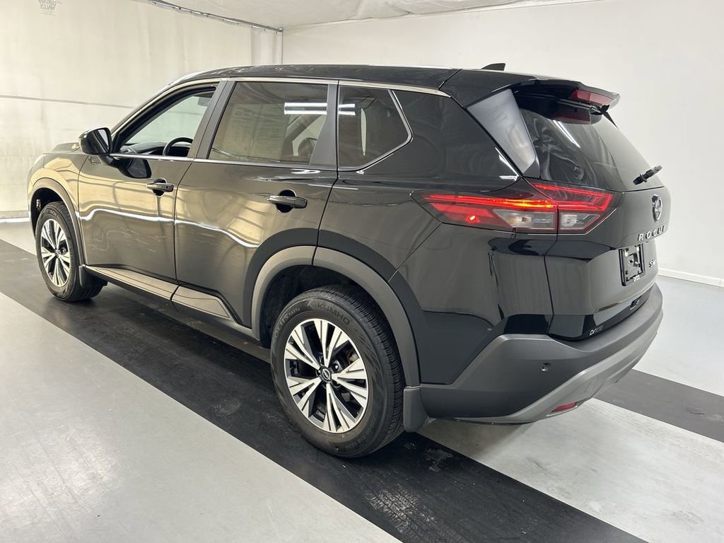 Used 2023 Nissan Rogue SV image 7