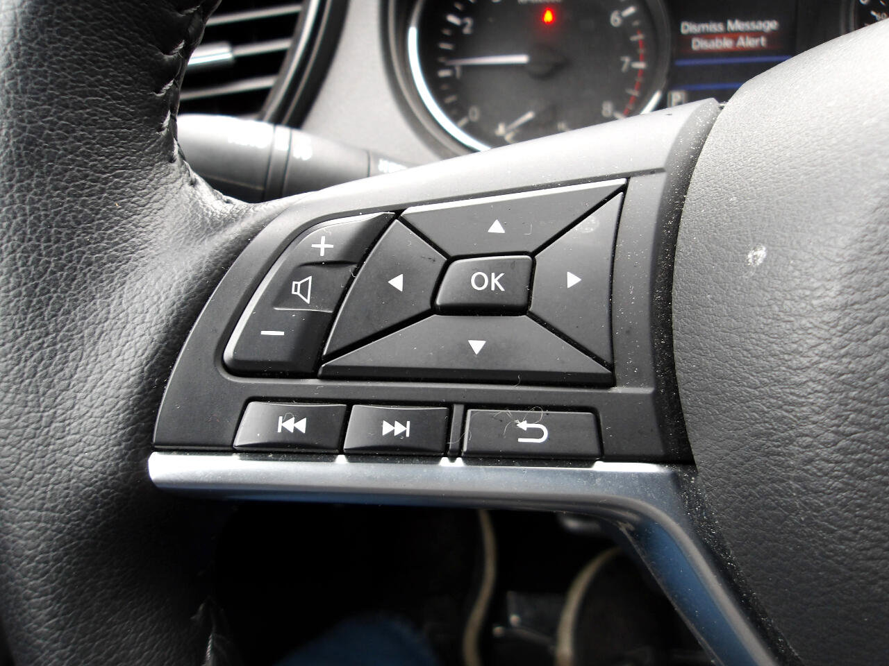 Used 2022 Nissan Rogue Sport SL w/ Premium Package image 16