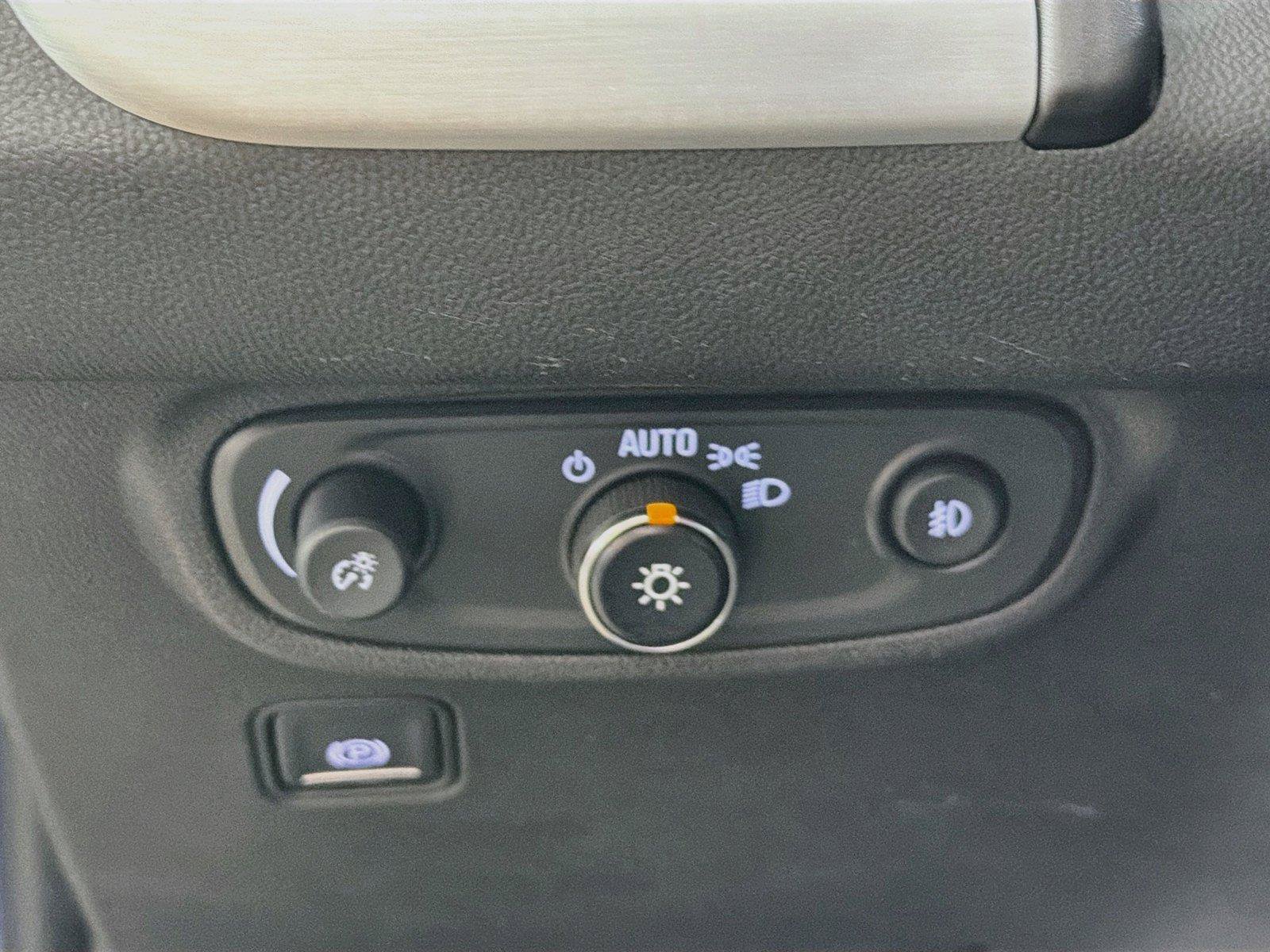 Used 2022 GMC Terrain SLT AWD/4WD image 17