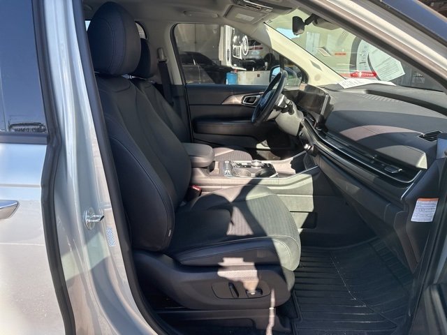 Used 2025 Kia Carnival SX Prestige image 14