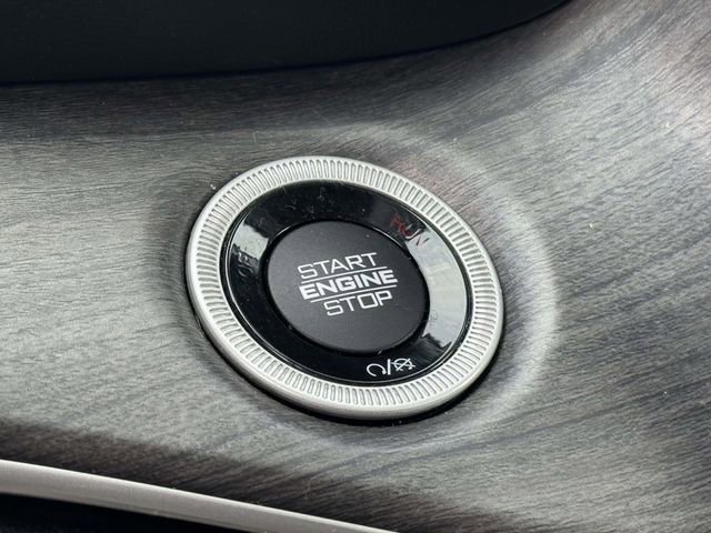 Used 2021 Jeep Grand Cherokee L Limited w/ Luxury Tech Group II image 8