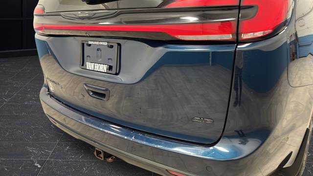 Used 2021 Chrysler Pacifica Touring-L w/ Premium & Safety Sphere Group AWD/4WD image 41