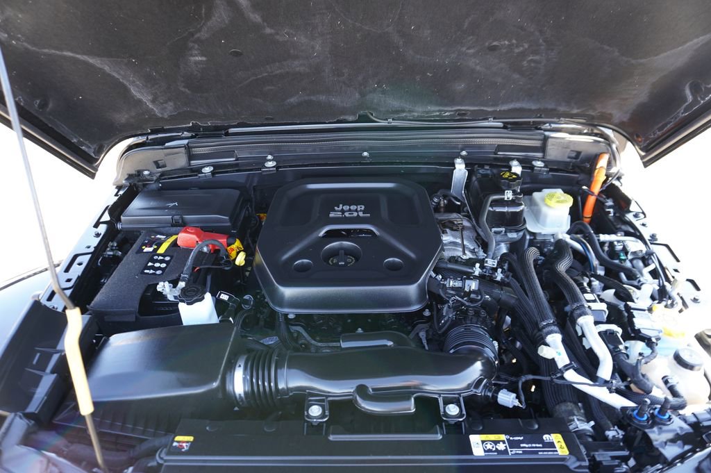 Used 2022 Jeep Wrangler Unlimited Sahara w/ Cold Weather Group image 31