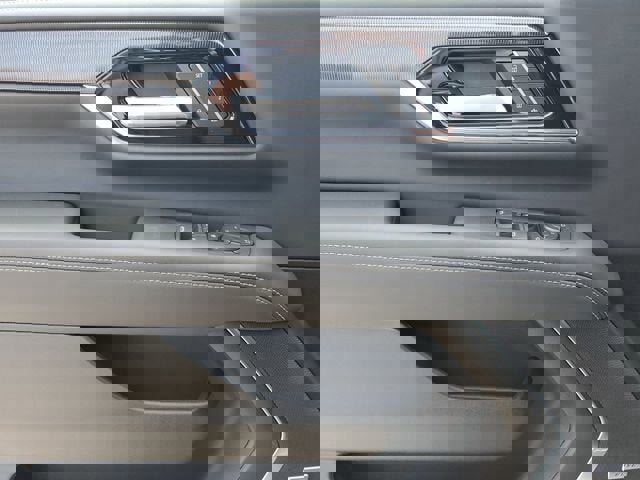 New 2026 GMC Yukon XL Elevation image 17