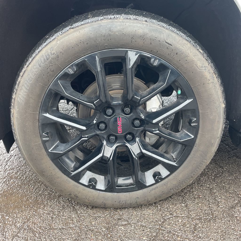 Used 2024 GMC Yukon XL Denali image 10