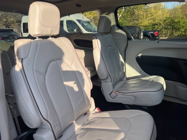 Used 2020 Chrysler Pacifica Limited image 15