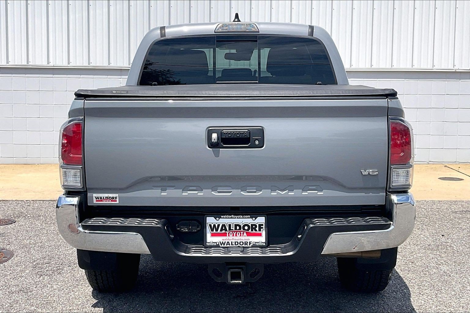 Used 2021 Toyota Tacoma TRD Off-Road AWD/4WD image 5