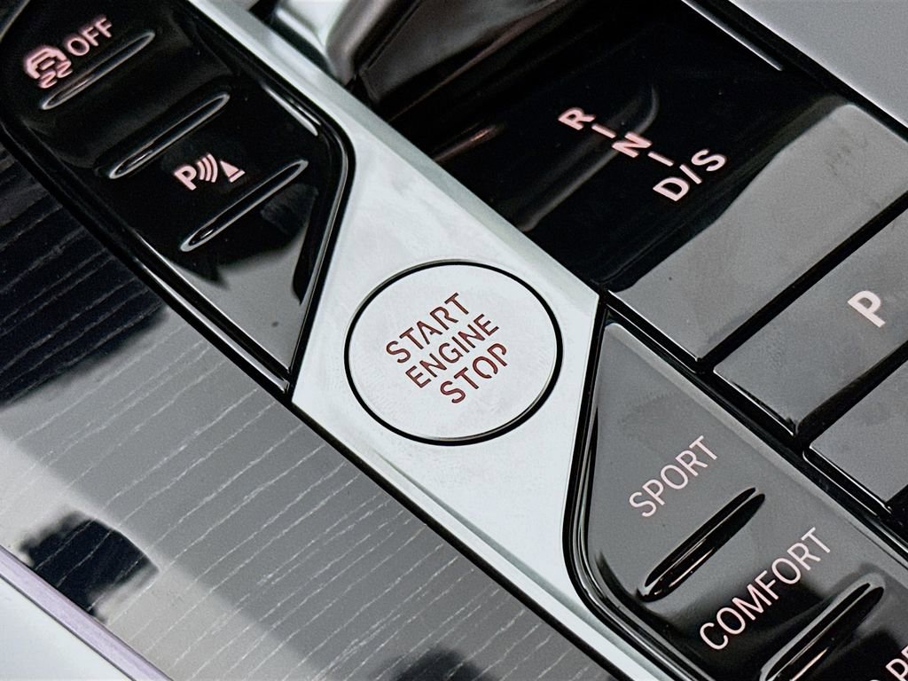 New 2026 BMW X5 xDrive40i w/ M Sport Package image 19