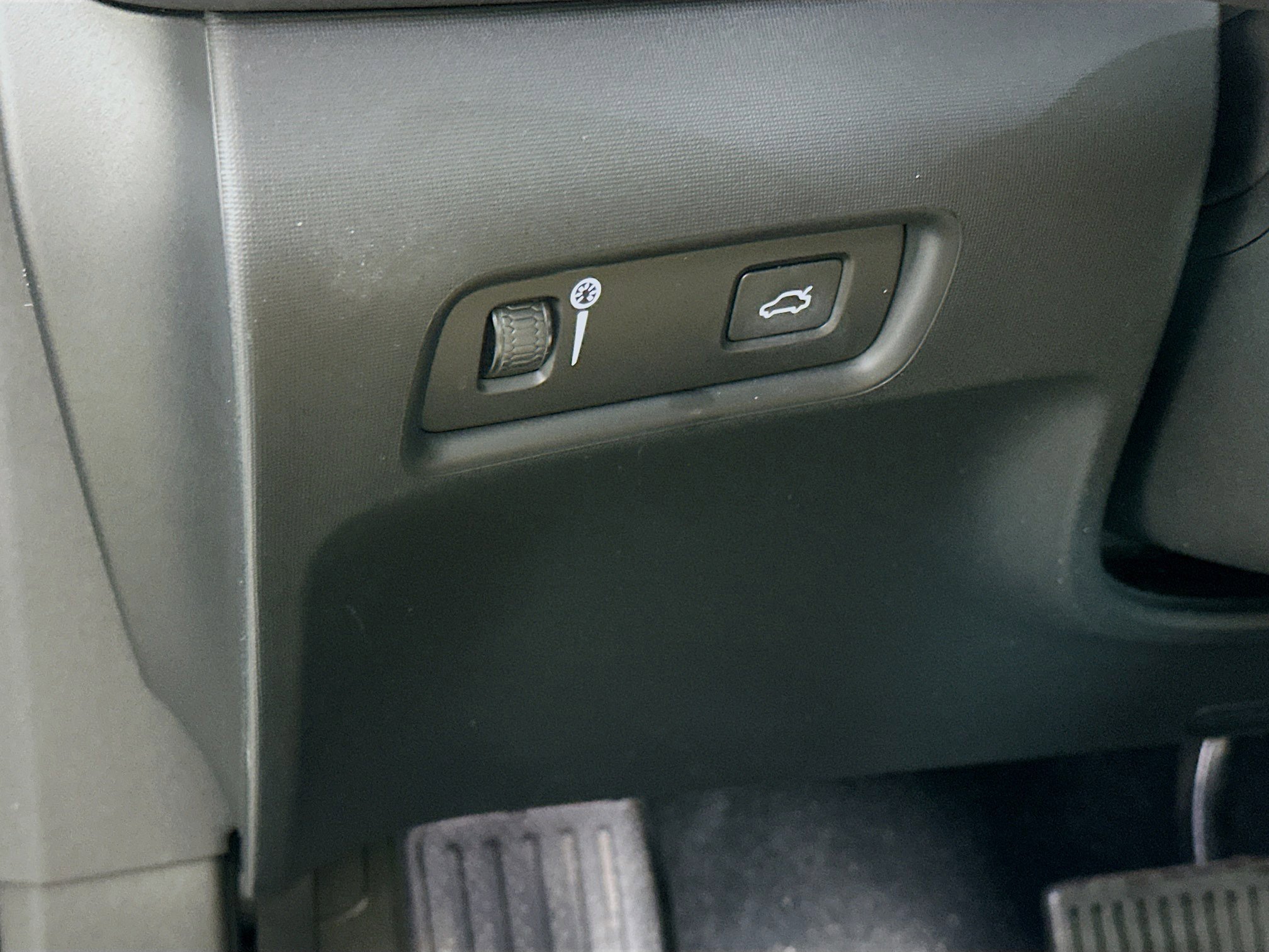 Used 2022 Polestar Polestar 2 w/ Plus Package image 17