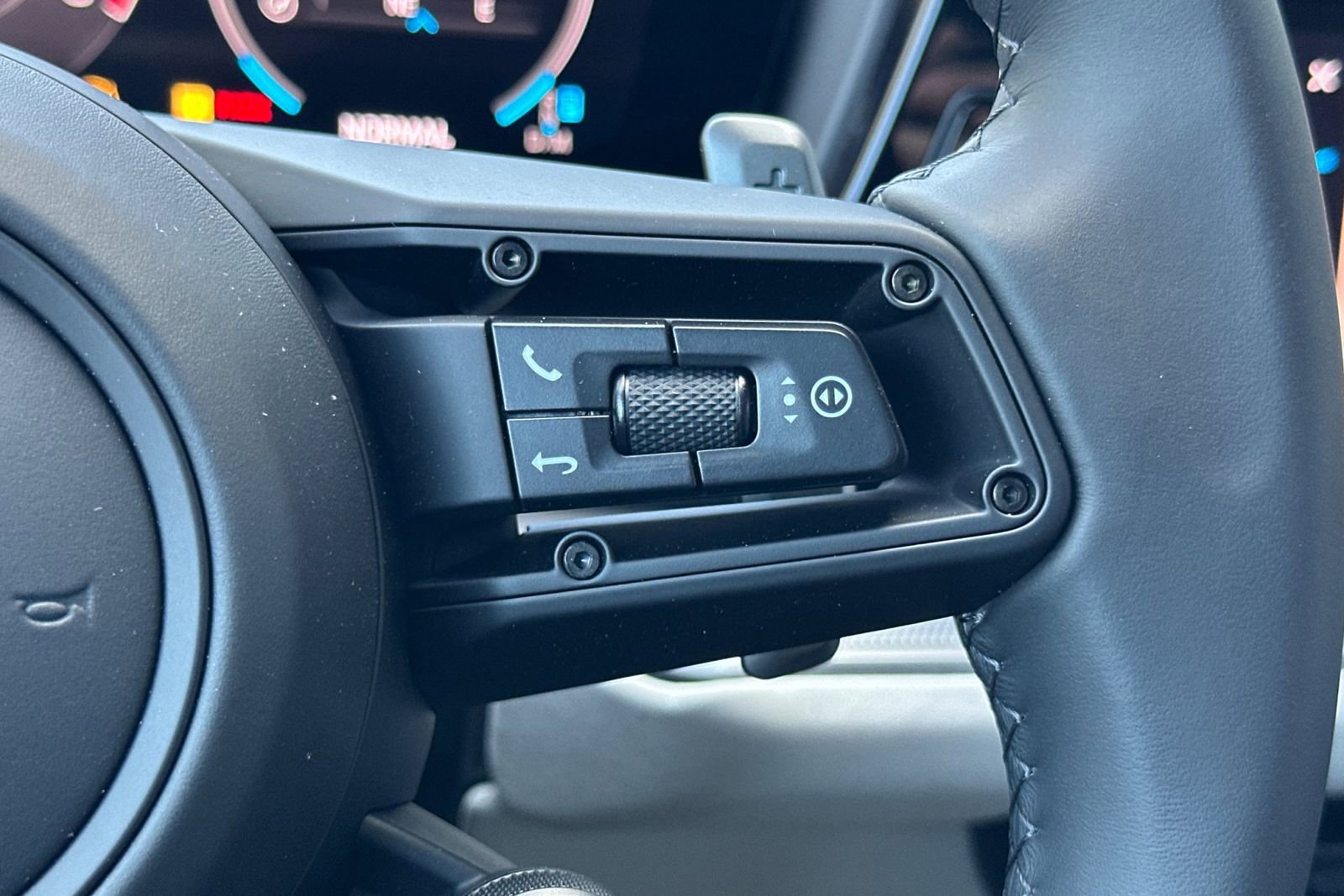 New 2025 Porsche Cayenne Coupe image 32