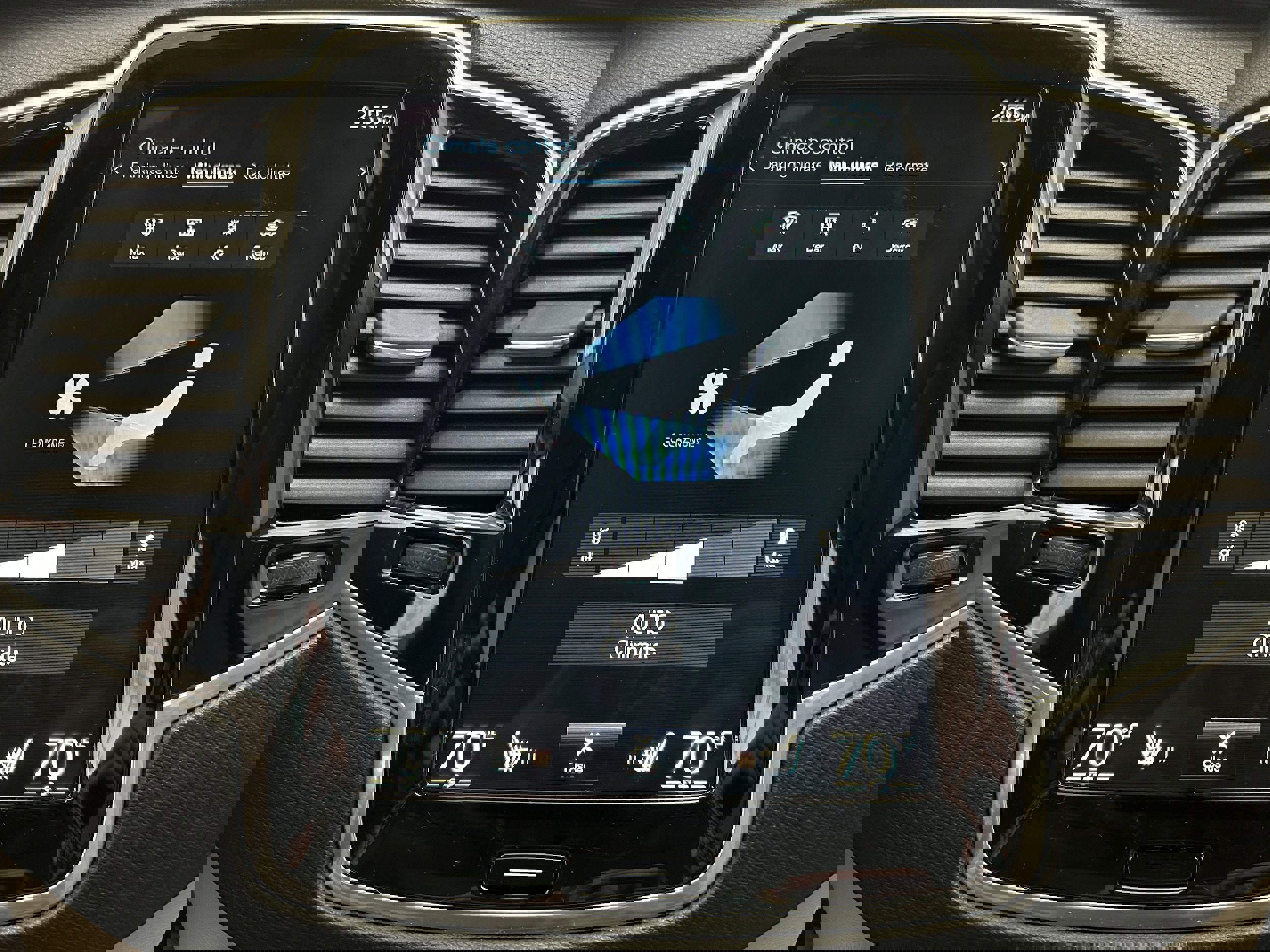 Used 2021 Volvo XC90 T5 Momentum w/ Advanced Package image 8